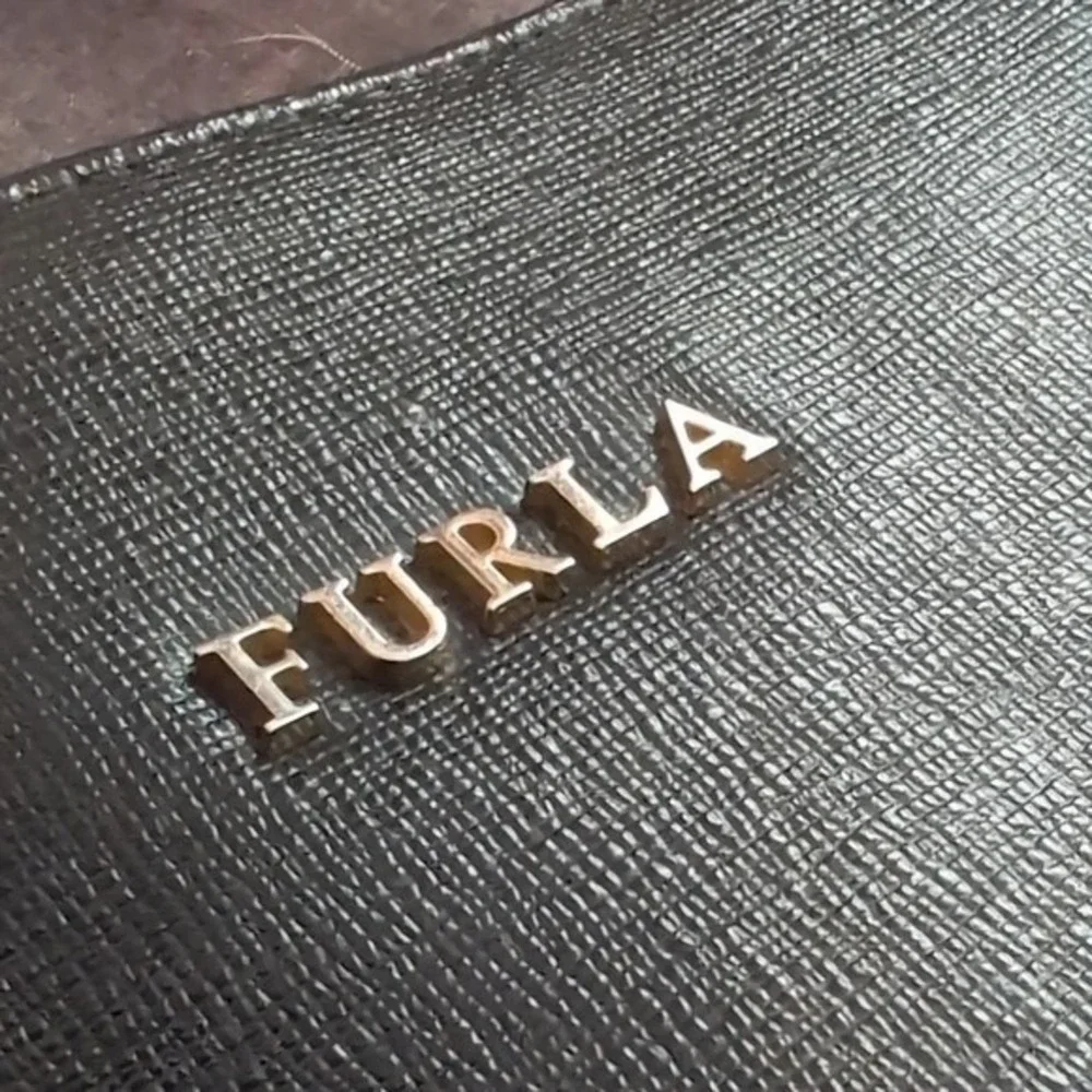 Authentic FURLA Saffiano Leather Shoulder Bag (650.00 Retail!) Made in Italy
